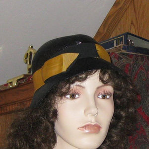 ANTIQUE HAT LILLY DACHE MEDIUM SIZE ART  DACHETTES